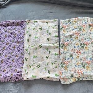 Bundle Designer Bums luxury swaddle blanket bamboo organic cotton bees flowers